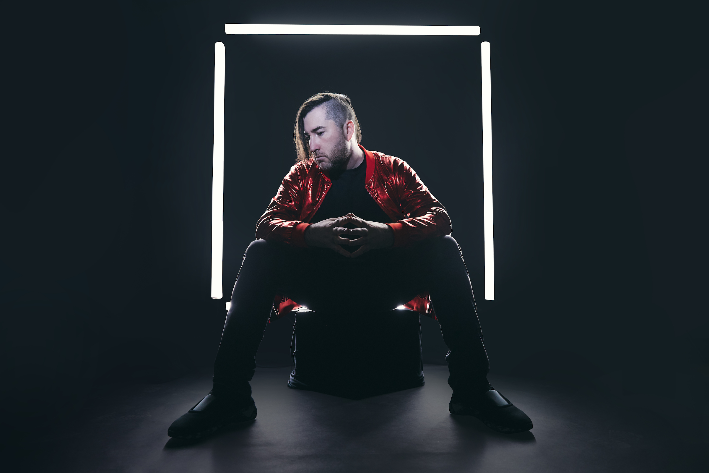 US3R’s ‘DOPAM1NE’: a Neon-Soaked Spiral of Pleasure, Panic, and Precision