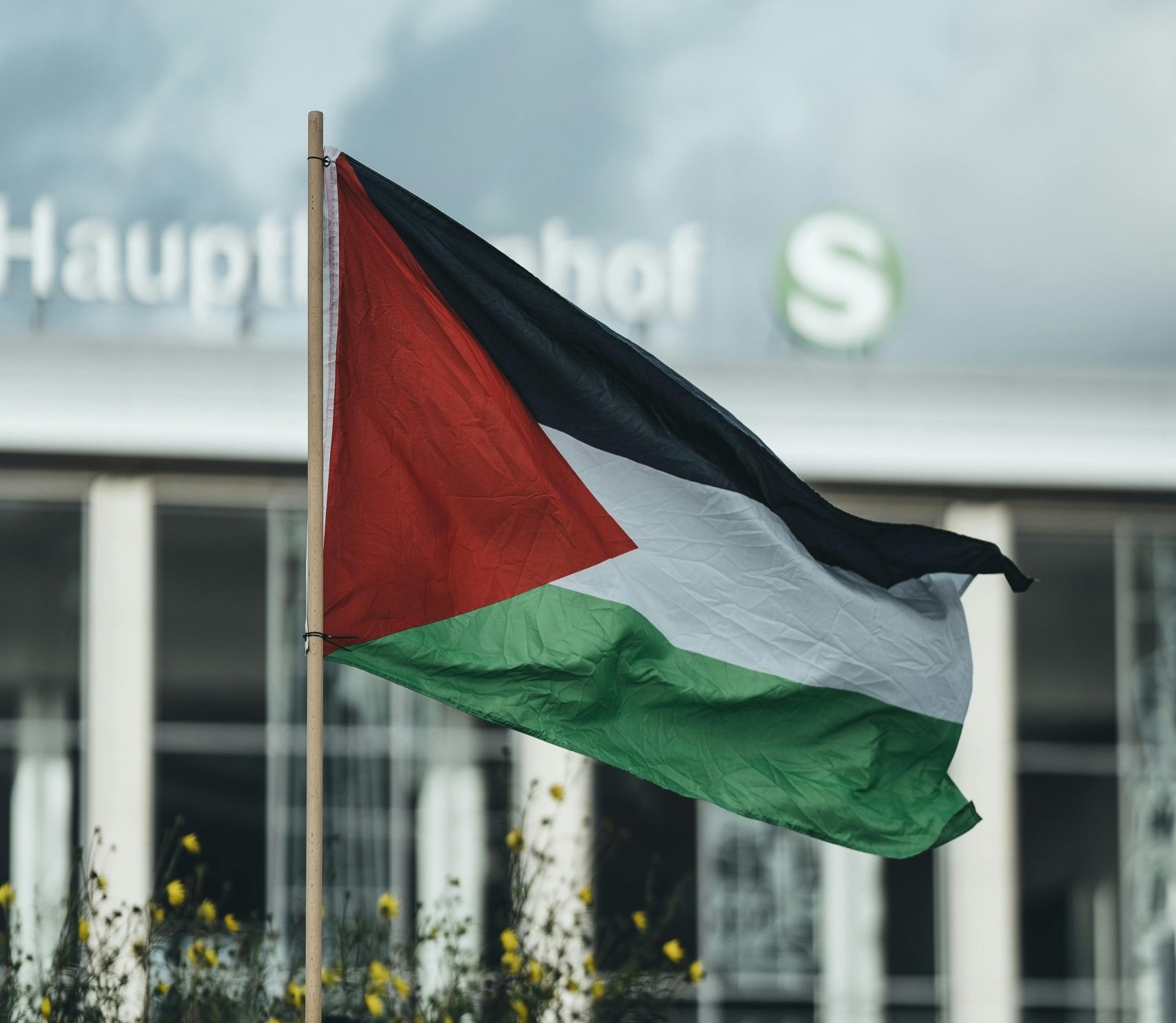 KNEECAP and Bob Vylan’s Glastonbury Performances Spark Debate Over Protest and Censorship