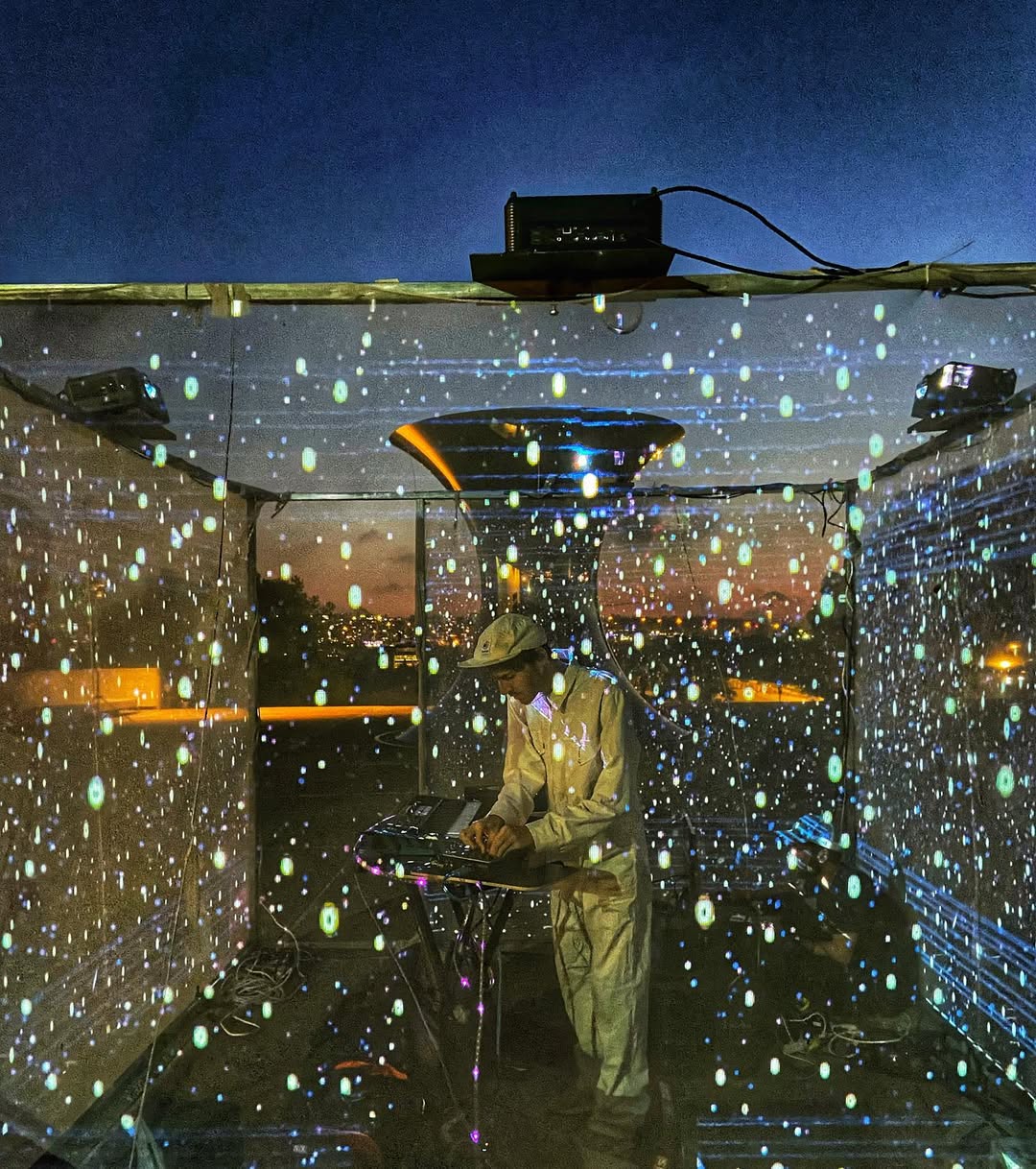 Peter Spacey shares hypnotic new track ‘All Around And Everywhere’ along with striking music video