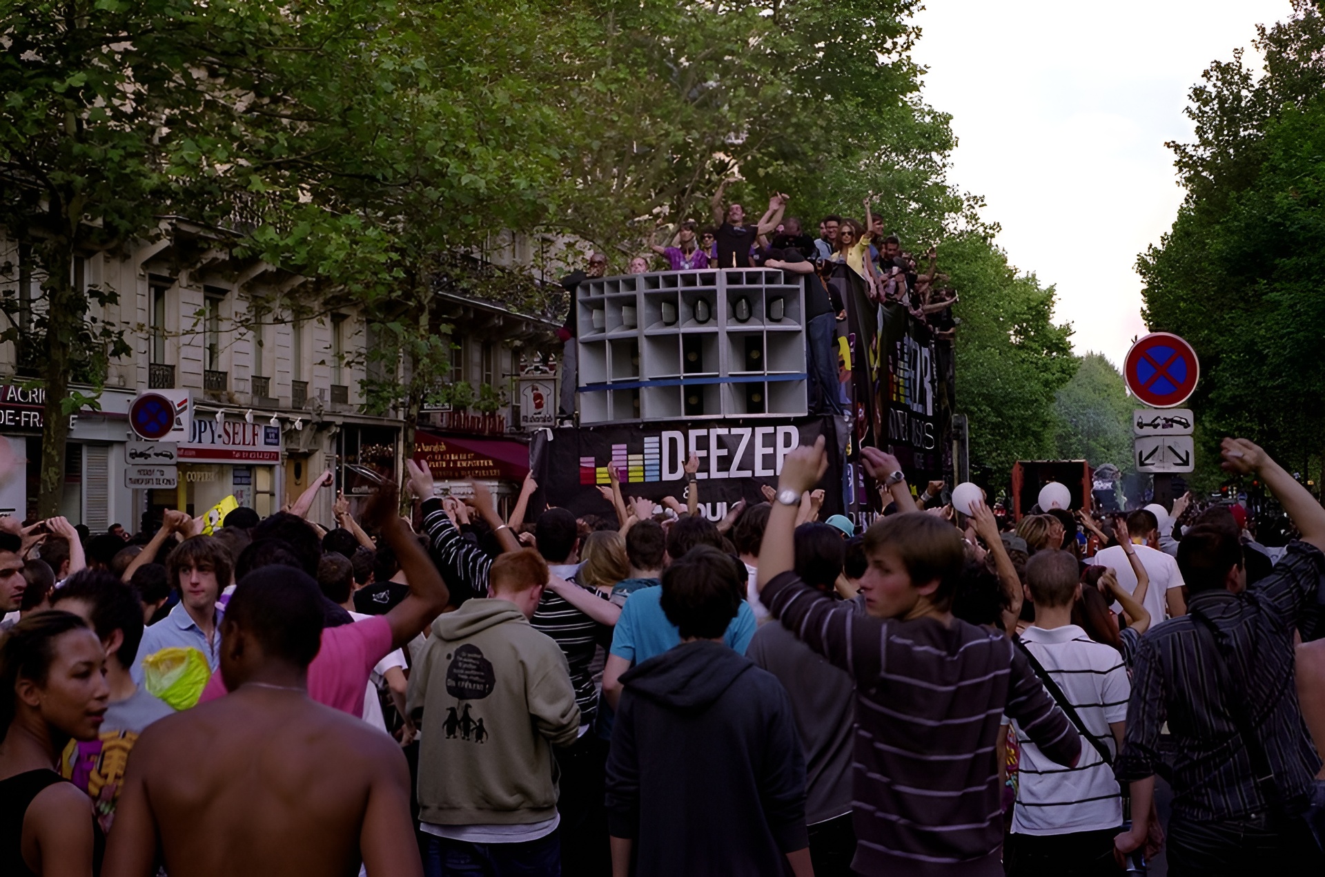 Nearly half of daily music uploads to Deezer are created by AI