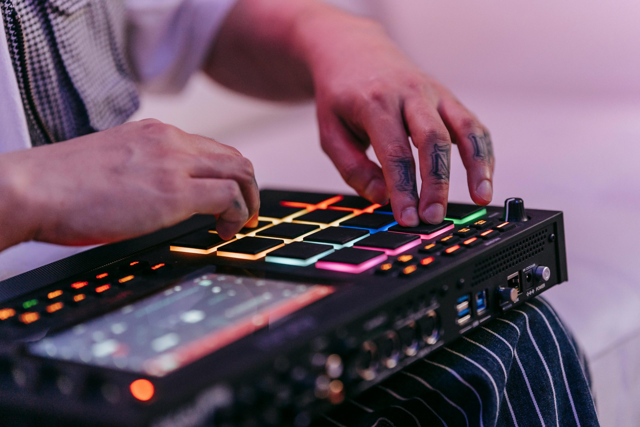 Suno Fights Music Labels to Keep AI Training Track Count Secret