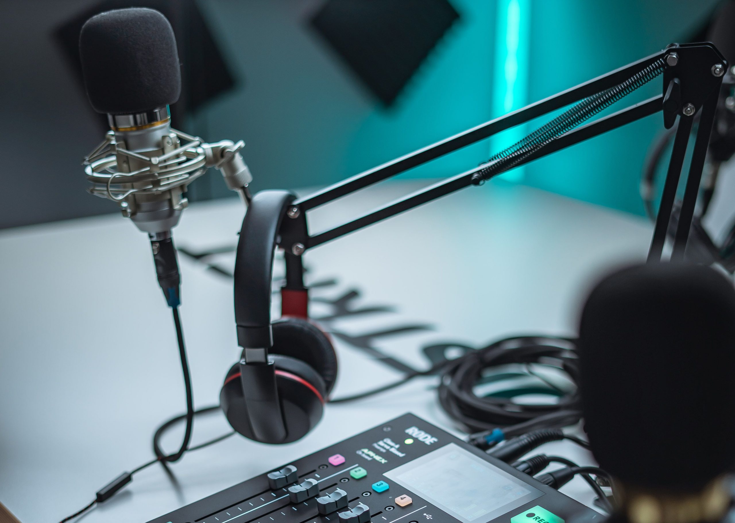 Your Broadcast Doesn’t End on Air: Why Radio Stations Belong on PLAYY. Music