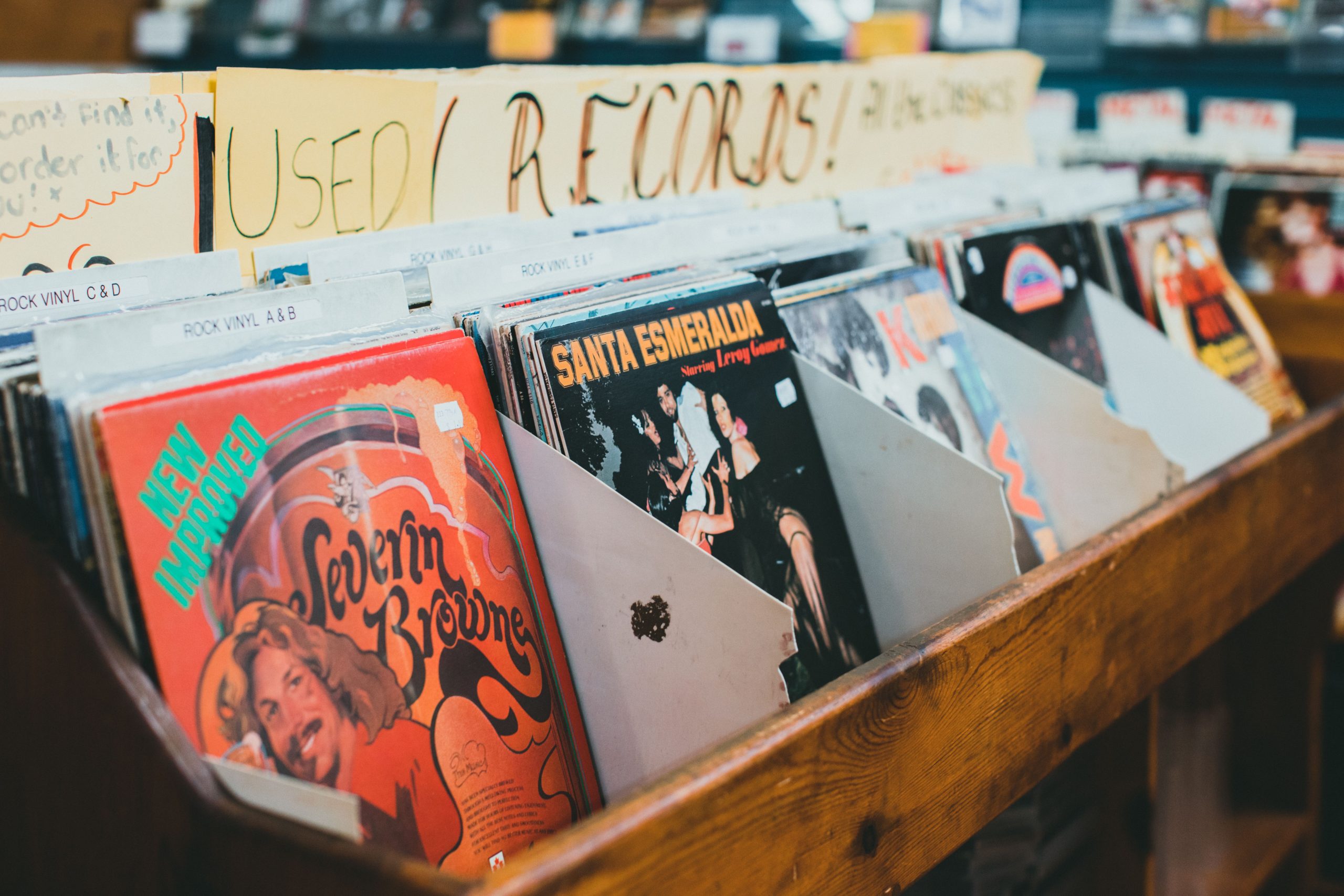 UK Counterfeit Vinyl Operation Exposed After 15,000 Records Seized